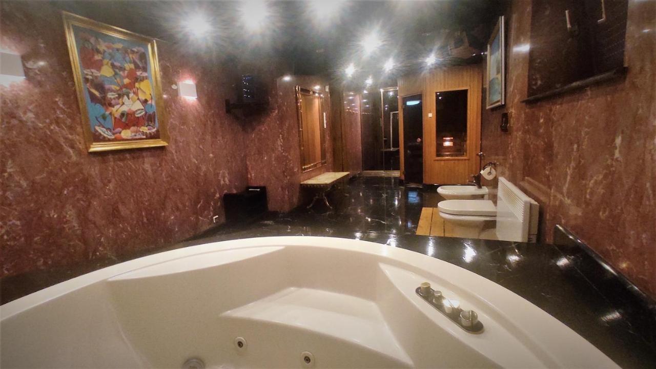 Studio 5 Warsaw Luaran gambar