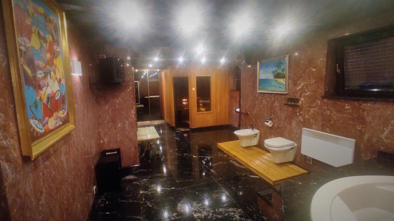 Studio 5 Warsaw Luaran gambar